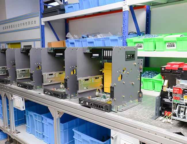 Intelligent Circuit Breaker Assembly Workshop